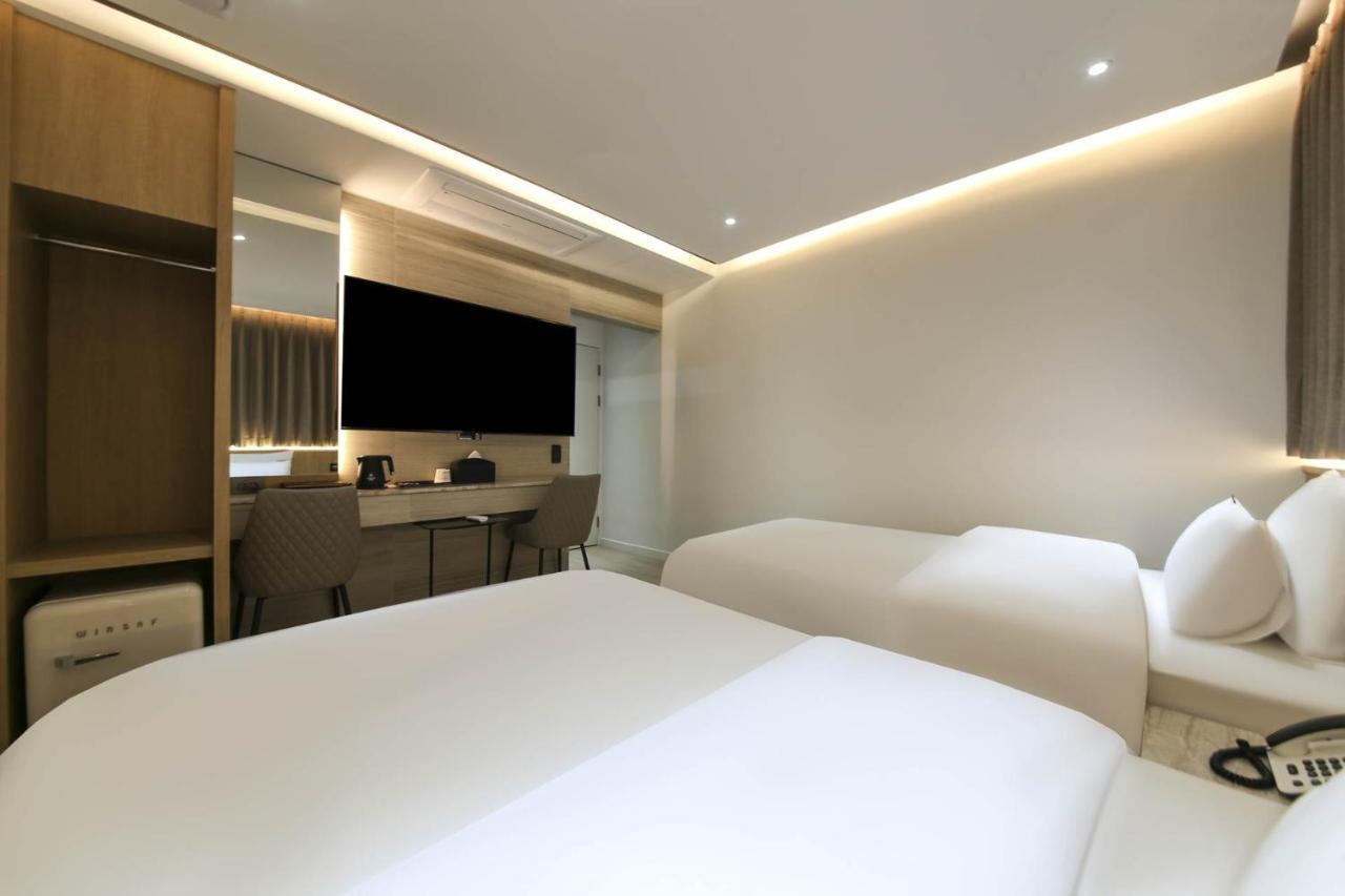 موكبو Brown Dot Hotel Pyeonghwa Plaza المظهر الخارجي الصورة