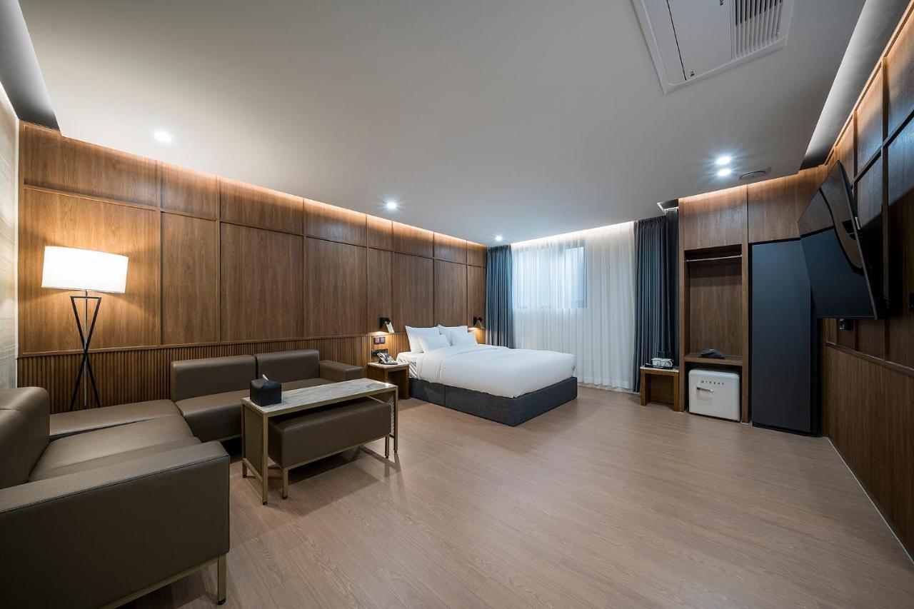 موكبو Brown Dot Hotel Pyeonghwa Plaza المظهر الخارجي الصورة