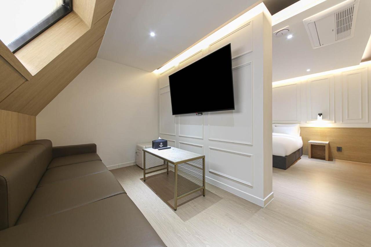 موكبو Brown Dot Hotel Pyeonghwa Plaza المظهر الخارجي الصورة
