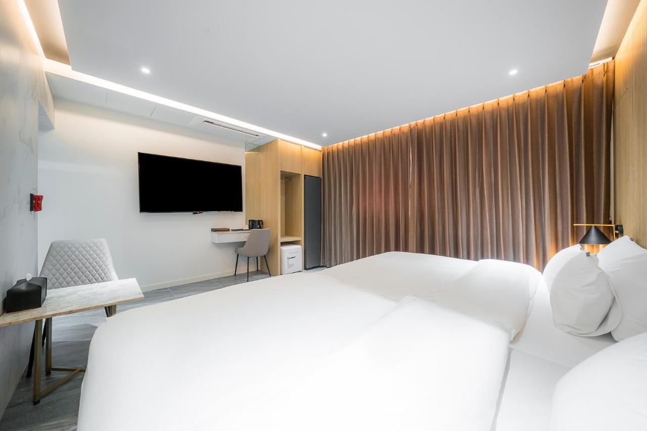 موكبو Brown Dot Hotel Pyeonghwa Plaza المظهر الخارجي الصورة