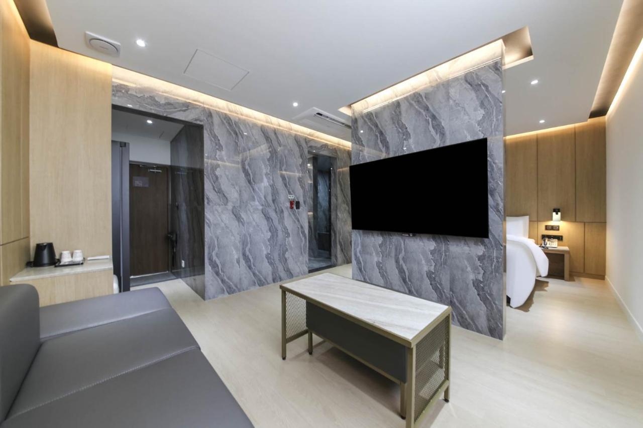 موكبو Brown Dot Hotel Pyeonghwa Plaza المظهر الخارجي الصورة