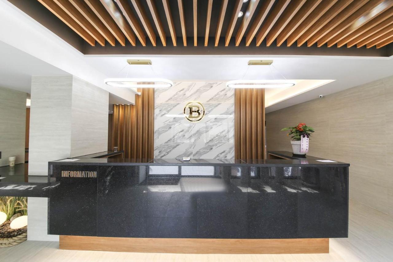 موكبو Brown Dot Hotel Pyeonghwa Plaza المظهر الخارجي الصورة