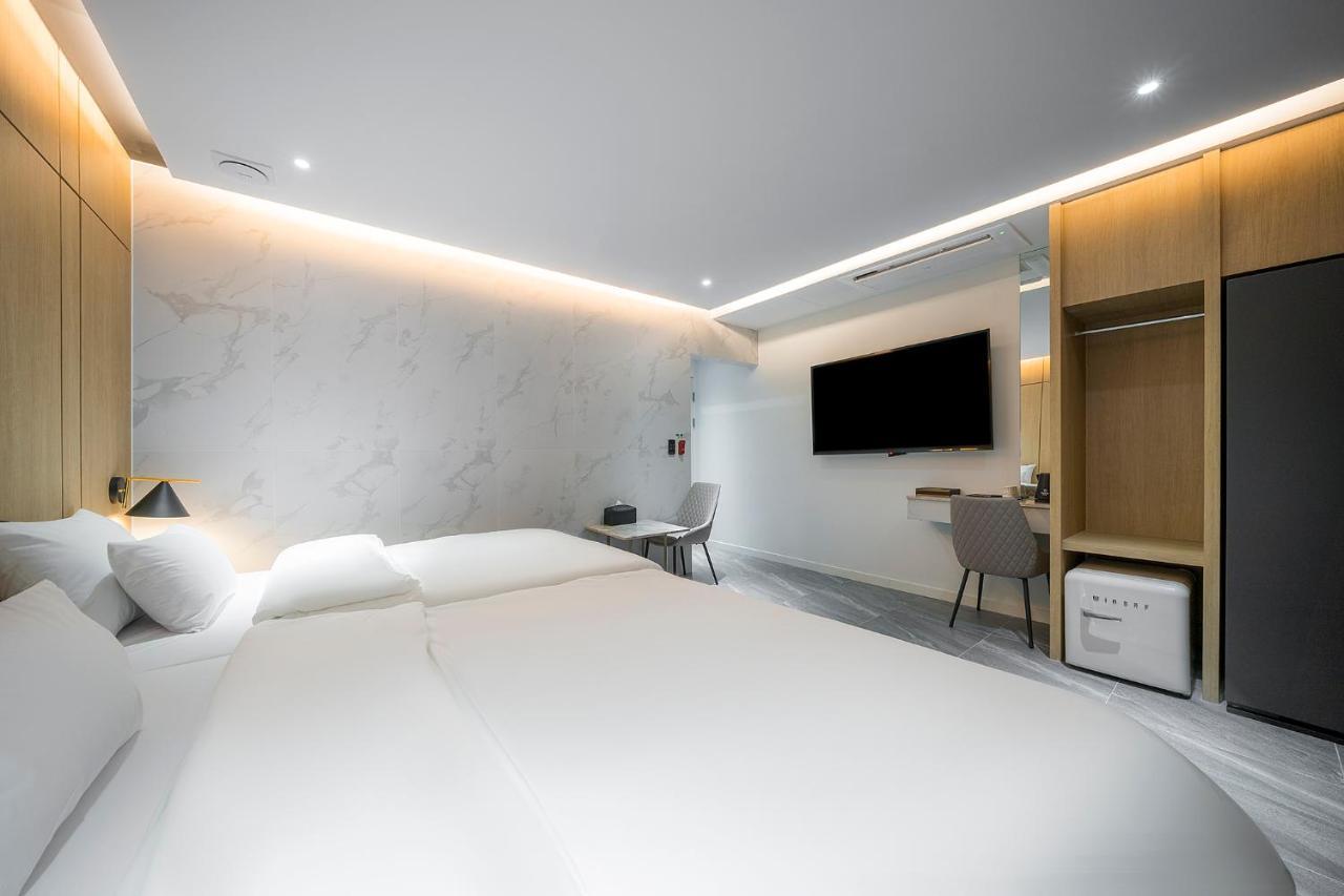 موكبو Brown Dot Hotel Pyeonghwa Plaza المظهر الخارجي الصورة