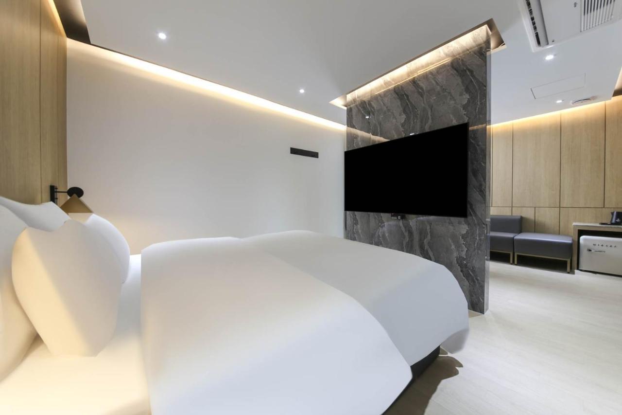 موكبو Brown Dot Hotel Pyeonghwa Plaza المظهر الخارجي الصورة