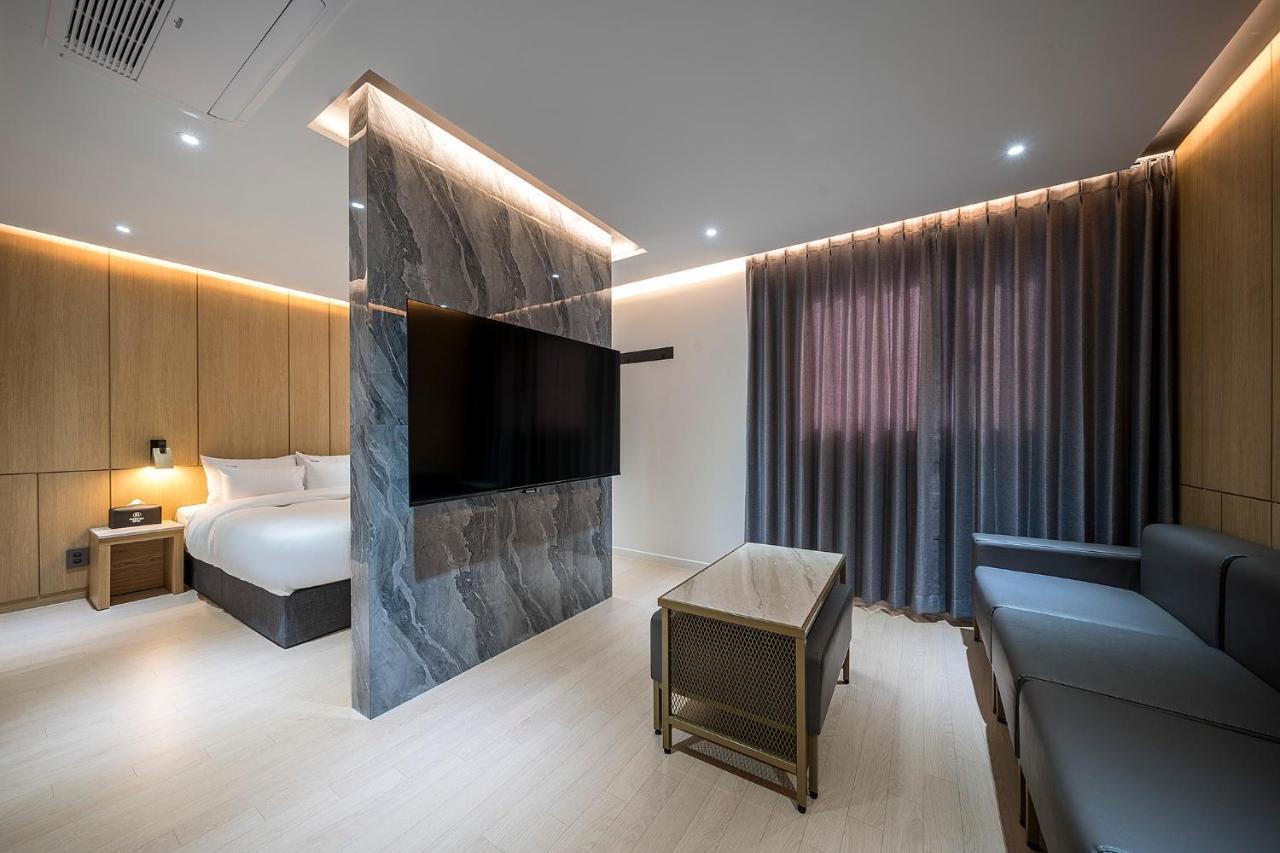 موكبو Brown Dot Hotel Pyeonghwa Plaza المظهر الخارجي الصورة