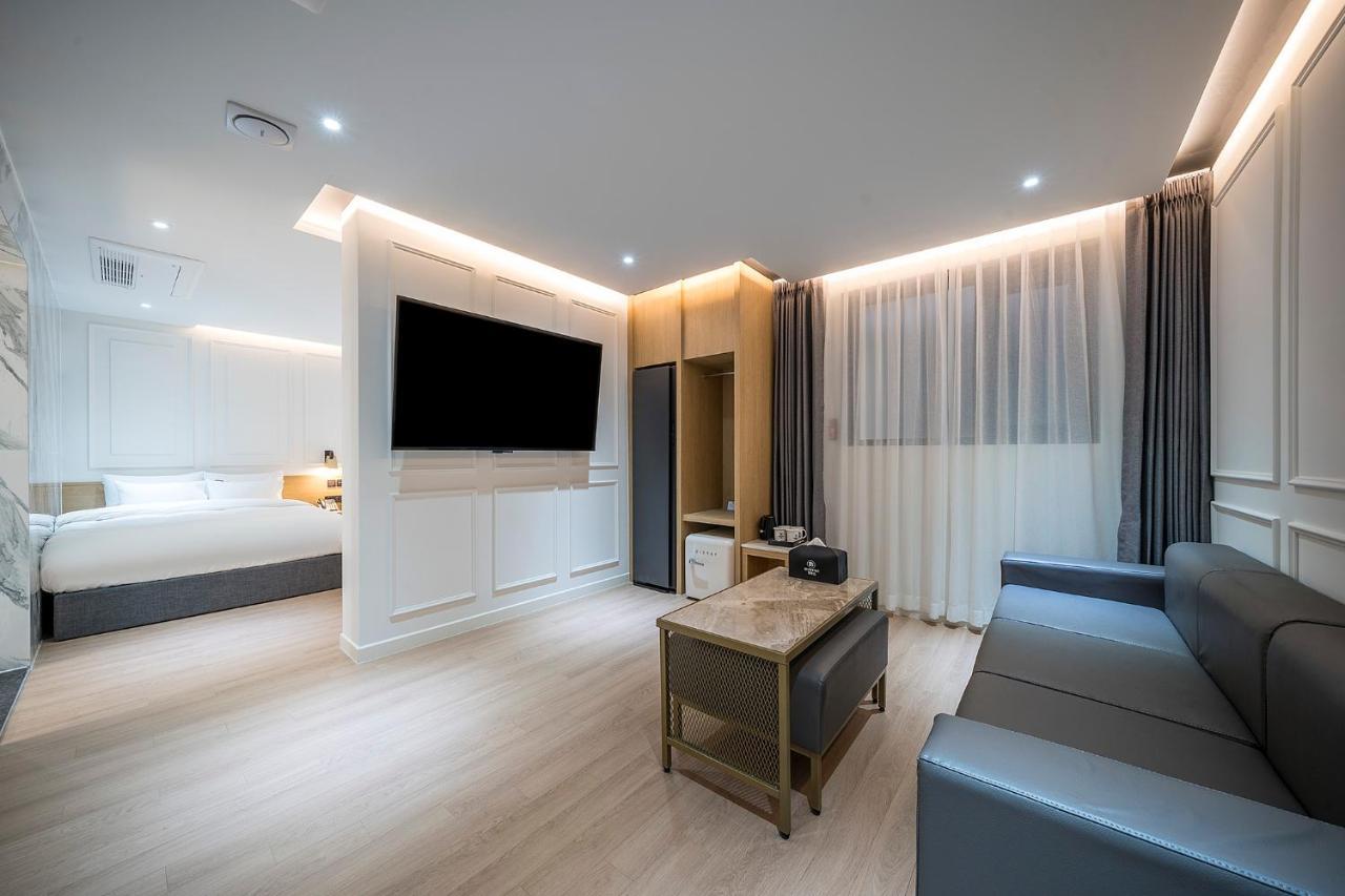 موكبو Brown Dot Hotel Pyeonghwa Plaza المظهر الخارجي الصورة