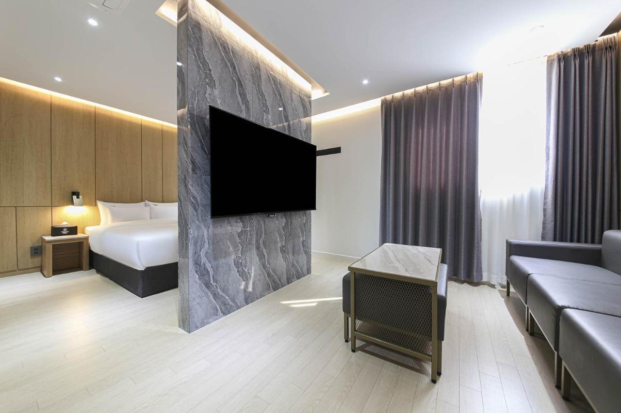 موكبو Brown Dot Hotel Pyeonghwa Plaza المظهر الخارجي الصورة