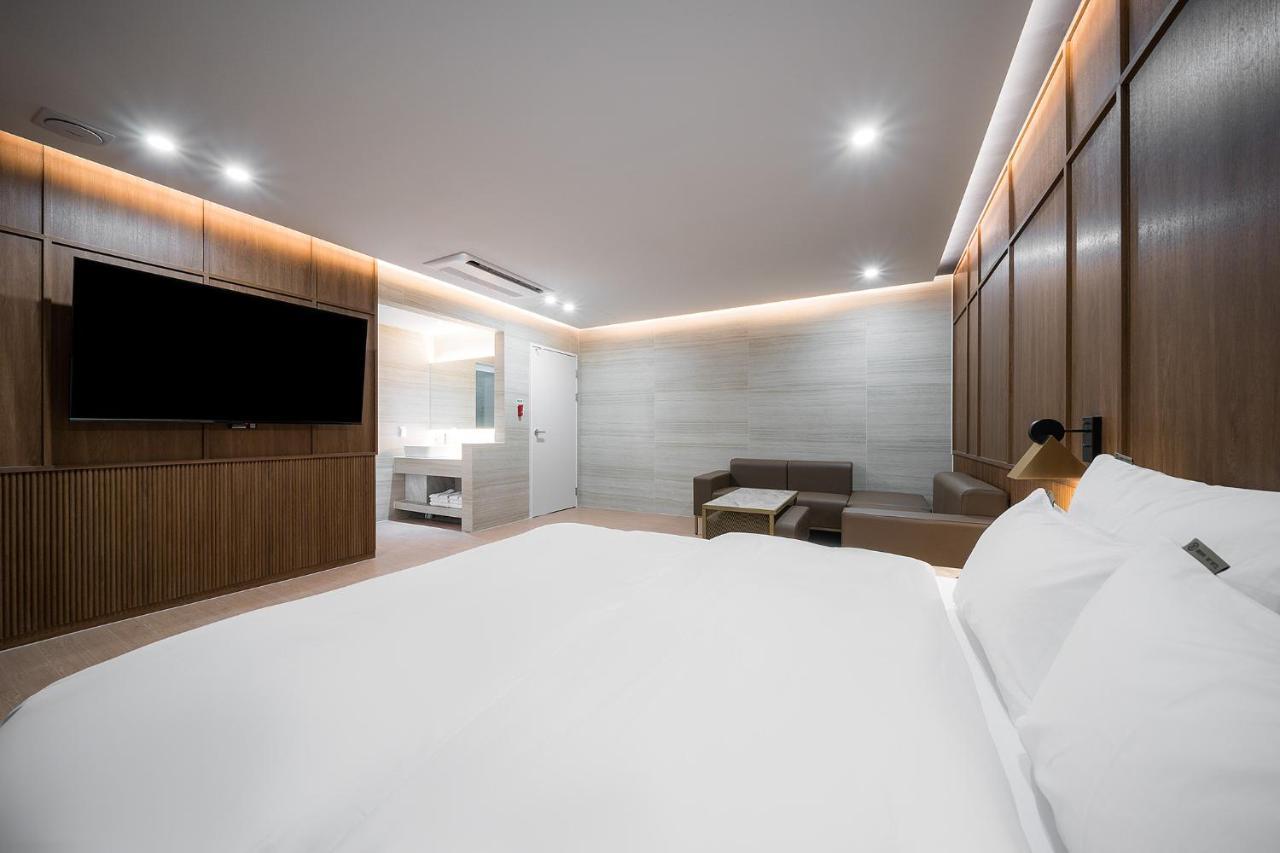 موكبو Brown Dot Hotel Pyeonghwa Plaza المظهر الخارجي الصورة